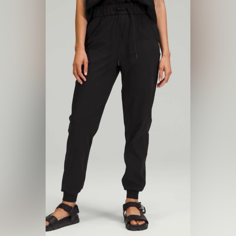 Lululemon Stretch High-Rise Women’s Black Joggers